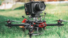 Onlinedronekopen 14 Deze actieshots in de film Red Notice werden met een FPV drone gemaakt