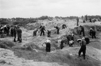 Zoektocht naar oorlogsslachtoffers Waalsdorpervlakte gaat verder met drone
