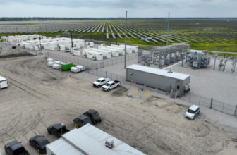 Allereerste DJI Dock ("Drone-in-a-Box") zonne-boerderijinspectie uitgevoerd in Noord-Amerika