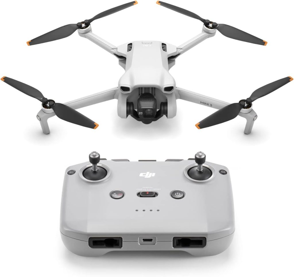 In de bruisende wereld van drones ontpopt de DJI Mini 3 zich als een baken voor zowel liefhebbers als professionals, met een combinatie van functies die hem tot een opvallende keuze maken. Maar hoe doet het het ten opzichte van zijn broer, de DJI Mini 3 Pro? Laten we de lucht in gaan en het ontdekken.