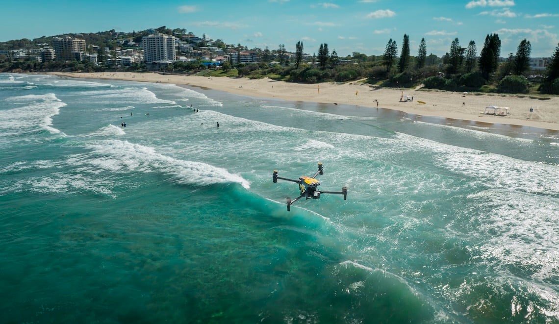 Hoe drones worden gebruikt voor zoek- en reddingsacties 2 DJI M30T Surf Life Saving QLD Case Study DJI025-DJI_0817-Enhanced-NR
