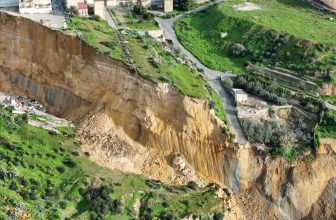 Dronebeelden van aardverschuiving in Sicilie