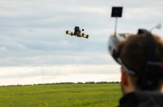 Polen staat tijdelijk FPV-vluchten zonder waarnemer toe in Open categorie | Dronewatch