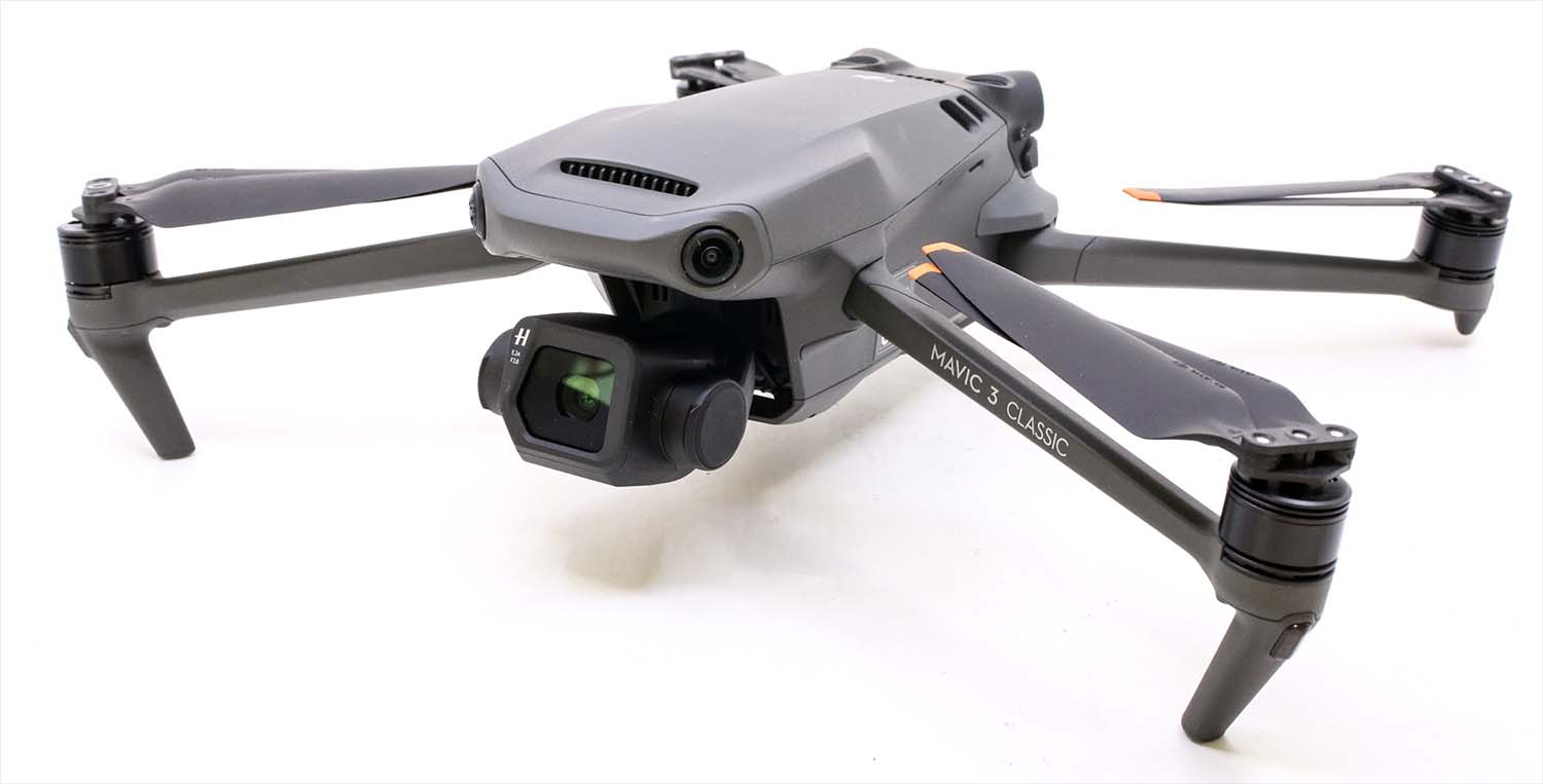 Veel Dronepiloten Beginnen Met Een Compacte Instapdrone, Maar Wie Zich Serieuzer Gaat Toeleggen Op Landschapsfotografie Merkt Al Snel Dat De Apparatuur Beperkingen Kan Opleggen. Een Kleine Sensor Heeft Nu Eenmaal Een Beperkt Dynamisch Bereik, Van Een Instelbaar Diafragma Is Geen Sprake En Digitaal Zoomen Leidt Altijd Tot Kwaliteitsverlies. Een Upgrade Naar Een Geavanceerder Model Ligt Dan Voor De Hand. Door Te Kiezen Voor Een Tweedehands Drone Blijft Zo’n Stap Bovendien Betaalbaar, Zeker Wanneer Je Je Huidige Drone Inruilt.