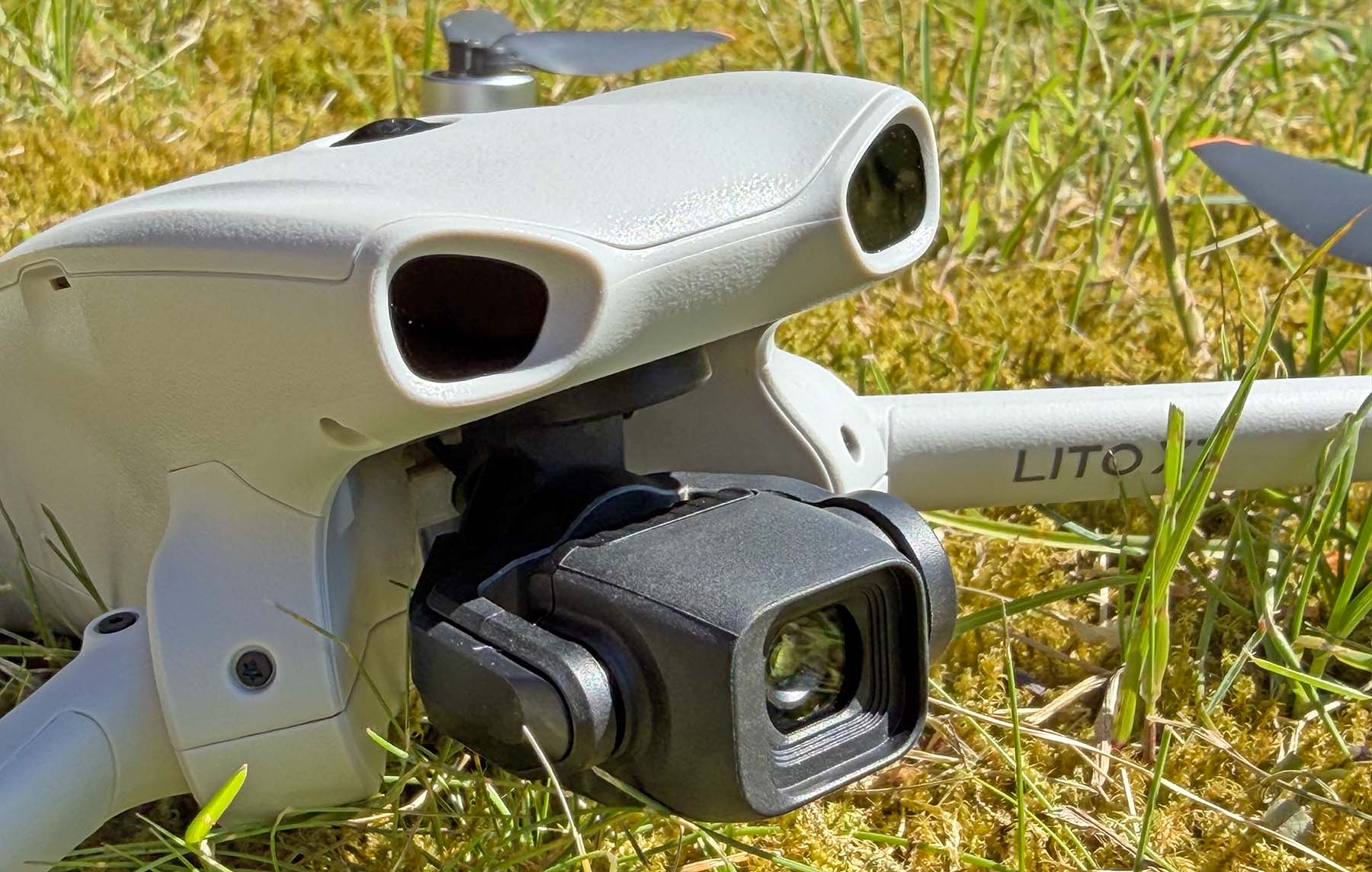 Met De Introductie Van De Lito 1 En Lito X1 Breidt Dji Zijn Instapsegment Verder Uit. De Nieuwe Modellen Richten Zich Nadrukkelijk Op Beginnende Dronepiloten Die Zonder Al Te Veel Investering Toch Hoogwaardige Luchtopnamen Willen Maken. Kreeg De Kans Om Beide Drones Al Vóór De Officiële Lancering Te Bekijken, En Dat Levert Een Goede Indruk Op Van Wat Je Anno 2026 Mag Verwachten In Deze Prijsklasse.
