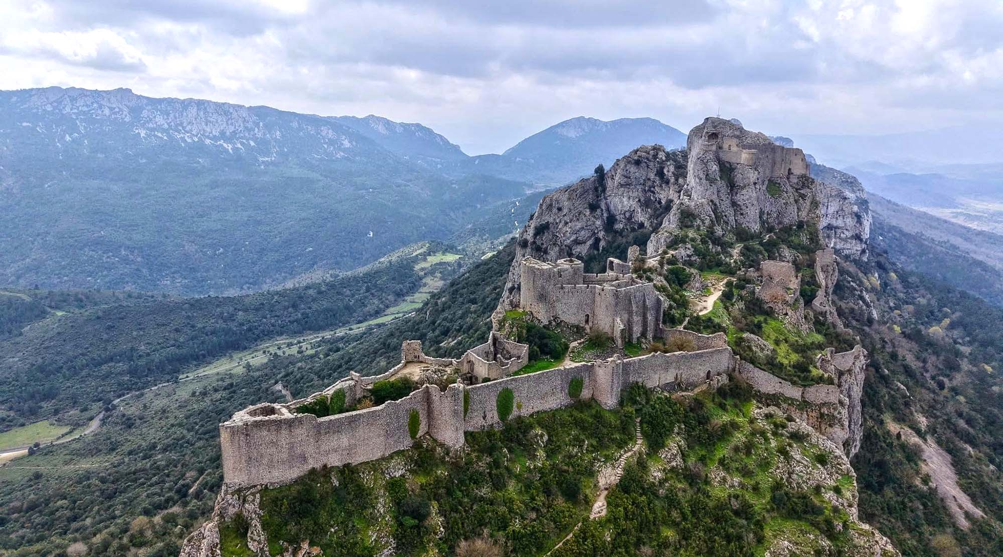Veel Dronepiloten Beginnen Met Een Compacte Instapdrone, Maar Wie Zich Serieuzer Gaat Toeleggen Op Landschapsfotografie Merkt Al Snel Dat De Apparatuur Beperkingen Kan Opleggen. Een Kleine Sensor Heeft Nu Eenmaal Een Beperkt Dynamisch Bereik, Van Een Instelbaar Diafragma Is Geen Sprake En Digitaal Zoomen Leidt Altijd Tot Kwaliteitsverlies. Een Upgrade Naar Een Geavanceerder Model Ligt Dan Voor De Hand. Door Te Kiezen Voor Een Tweedehands Drone Blijft Zo’n Stap Bovendien Betaalbaar, Zeker Wanneer Je Je Huidige Drone Inruilt.