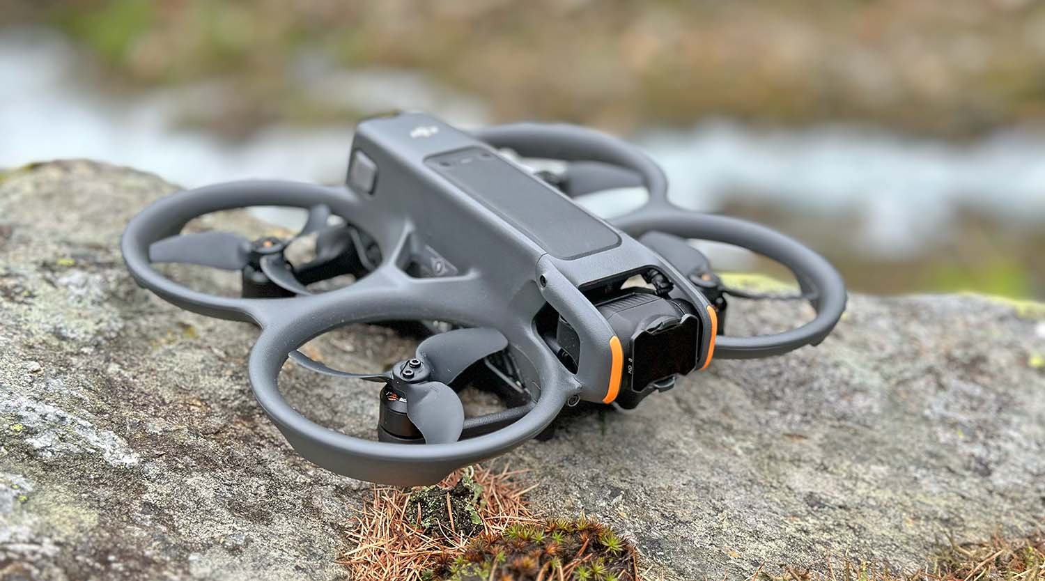 Ik Vloog Vrijwel Alle Dji-Drones. Dit Zijn Mijn Vijf Favorieten Van Dit Moment | 11 In De Afgelopen Twaalf Jaar Heb Ik Als Professioneel Dronepiloot En Redacteur Van Tientallen Verschillende Drones Gevlogen, Getest En Beoordeeld. Van Compacte Recreatieve Toestellen Tot Professionele Opnameplatforms: Vrijwel Elke Dji-Drone Die De Afgelopen Jaren Is Verschenen Heb Ik In Mijn Handen Gehad. Regelmatig Krijg Ik De Vraag Welke Drones Ik Zelf Zou Aanbevelen. Dat Hangt Natuurlijk Af Van Het Beoogde Gebruik, Maar Als Ik Op Dit Moment Vijf Modellen Zou Moeten Uitkiezen, Dan Zijn Dit Mijn Favorieten.