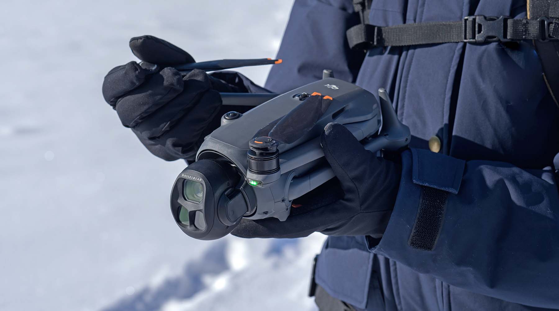 Ik Vloog Vrijwel Alle Dji-Drones. Dit Zijn Mijn Vijf Favorieten Van Dit Moment | 8 In De Afgelopen Twaalf Jaar Heb Ik Als Professioneel Dronepiloot En Redacteur Van Tientallen Verschillende Drones Gevlogen, Getest En Beoordeeld. Van Compacte Recreatieve Toestellen Tot Professionele Opnameplatforms: Vrijwel Elke Dji-Drone Die De Afgelopen Jaren Is Verschenen Heb Ik In Mijn Handen Gehad. Regelmatig Krijg Ik De Vraag Welke Drones Ik Zelf Zou Aanbevelen. Dat Hangt Natuurlijk Af Van Het Beoogde Gebruik, Maar Als Ik Op Dit Moment Vijf Modellen Zou Moeten Uitkiezen, Dan Zijn Dit Mijn Favorieten.
