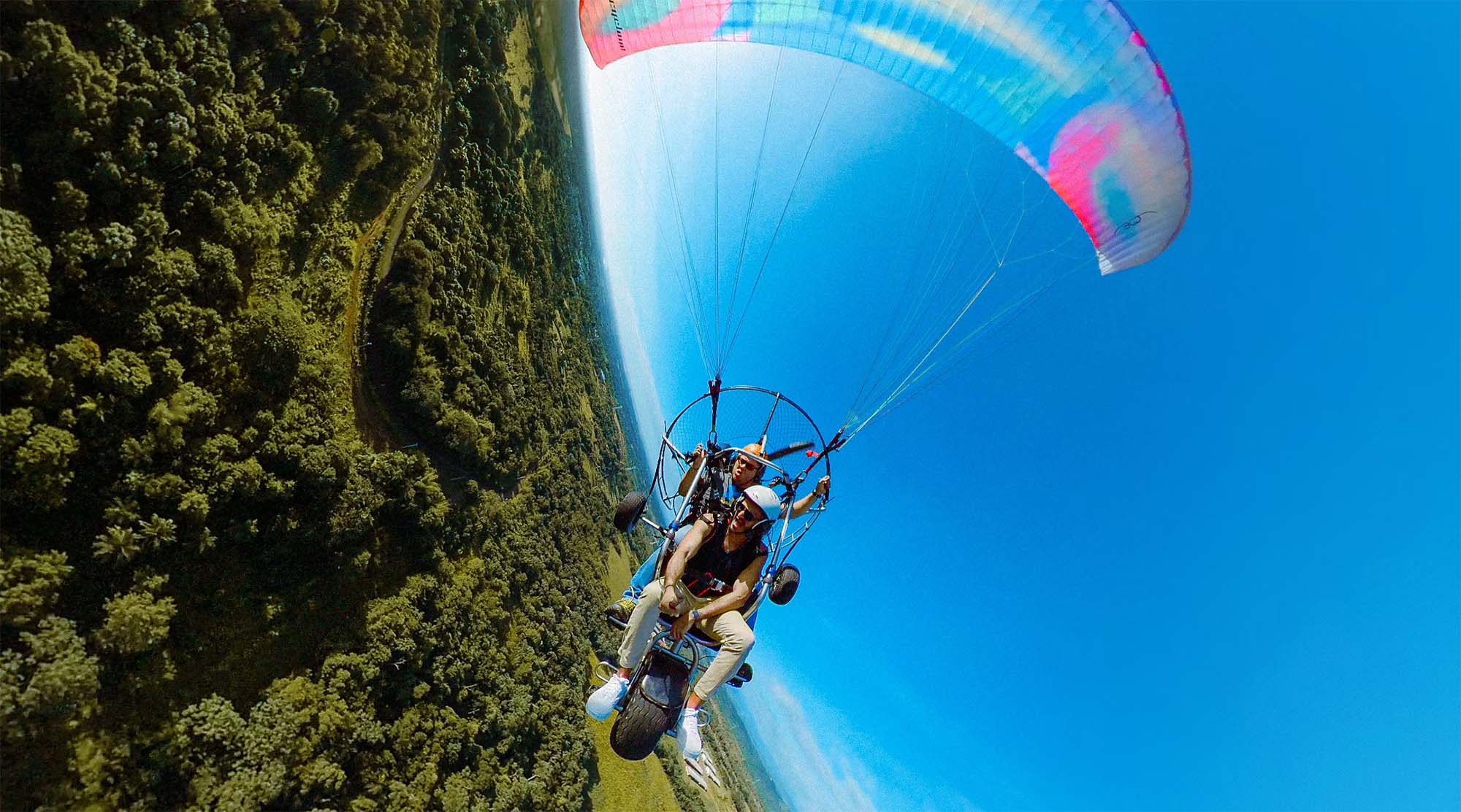 Of Je Nu Een Mountainbiketocht, Wandelvakantie, Roadtrip Of Dag Op Het Water Wilt Vastleggen, Dynamische Video’s Vragen Om Meer Dan Statische Standpunten. Met De Juiste Drone Kun Je Jezelf Automatisch Laten Volgen, Spectaculaire Overzichtsbeelden Maken Of Zelfs Met Hoge Snelheid Door Uitdagende Omgevingen Vliegen. Combineer Die Luchtopnames Met Beelden Van Een Action Cam En Je Creëert Video’s Die Een Avontuur Veel Intenser Laten Beleven. Van Fpv-Drones Tot Slimme Volgdrones En Compacte Action Cams: Er Zijn Volop Mogelijkheden Om Actievideo’s Te Maken.
