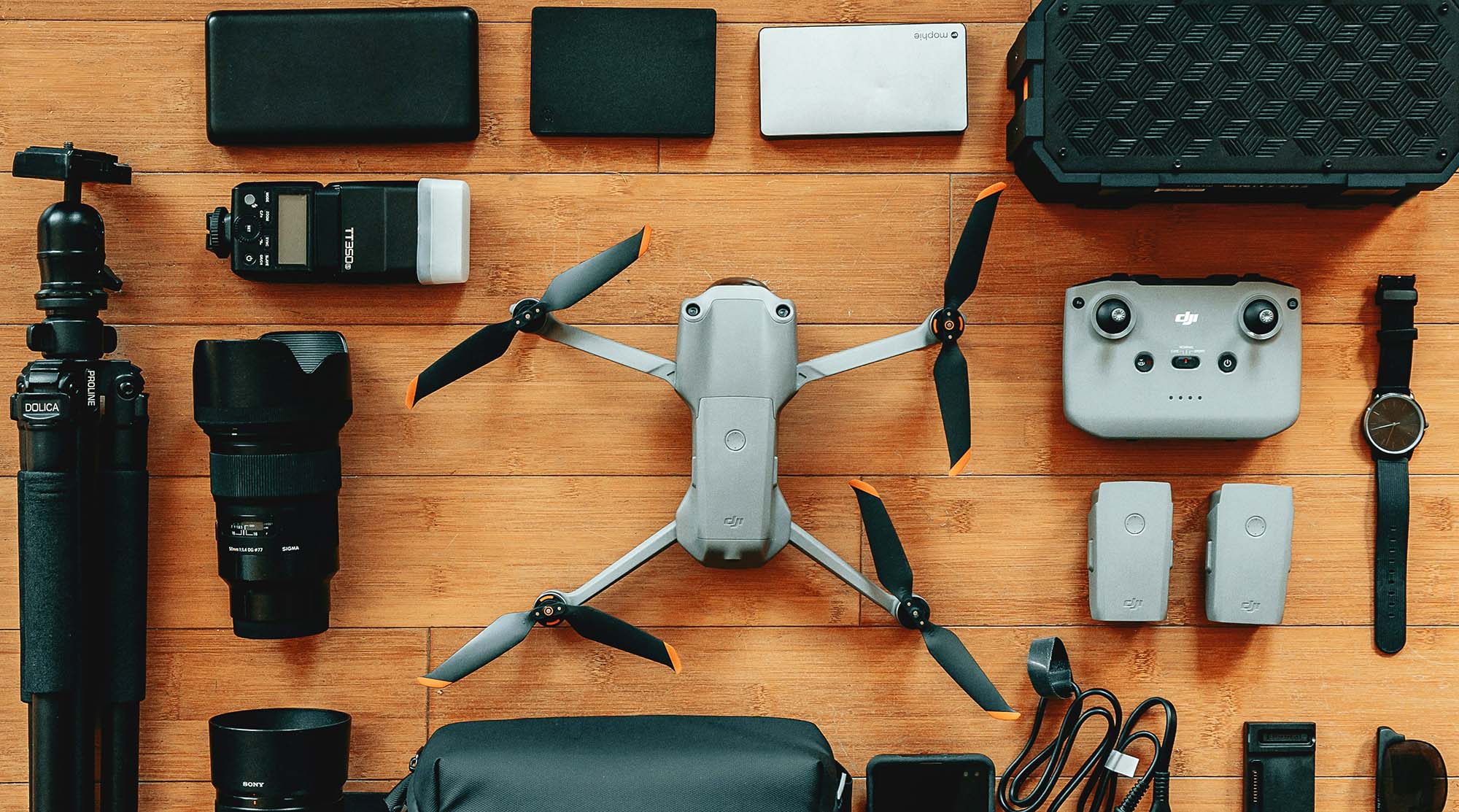 Of Je Nu Een Mountainbiketocht, Wandelvakantie, Roadtrip Of Dag Op Het Water Wilt Vastleggen, Dynamische Video’s Vragen Om Meer Dan Statische Standpunten. Met De Juiste Drone Kun Je Jezelf Automatisch Laten Volgen, Spectaculaire Overzichtsbeelden Maken Of Zelfs Met Hoge Snelheid Door Uitdagende Omgevingen Vliegen. Combineer Die Luchtopnames Met Beelden Van Een Action Cam En Je Creëert Video’s Die Een Avontuur Veel Intenser Laten Beleven. Van Fpv-Drones Tot Slimme Volgdrones En Compacte Action Cams: Er Zijn Volop Mogelijkheden Om Actievideo’s Te Maken.