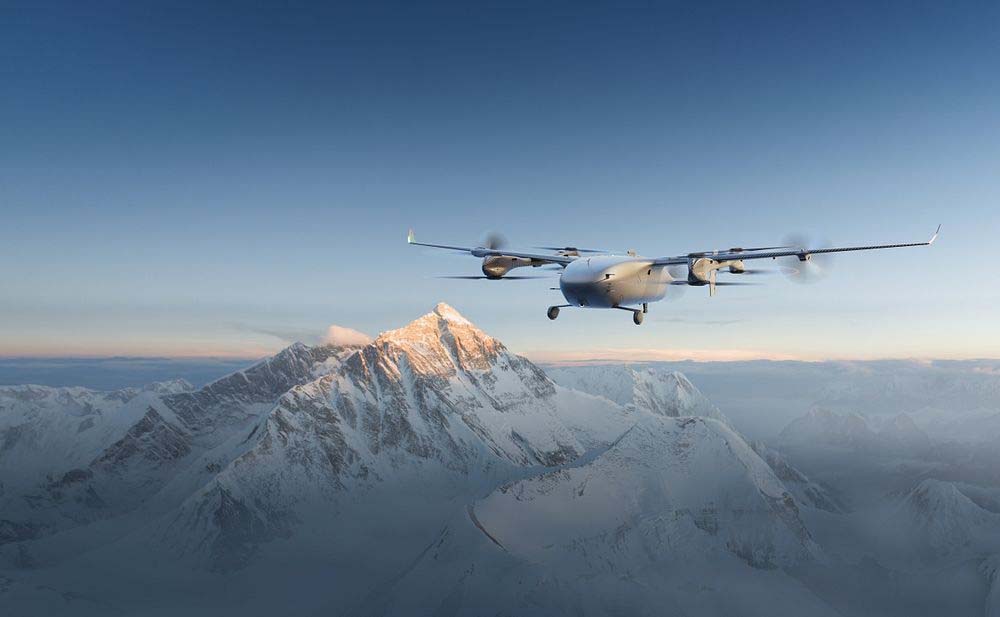 Dji Verrast Met Eerste Vtol-Cargodrone: Ev50 Vervoert 50 Kilo Over 150 Kilometer | 1 Dji Heeft In China Onverwacht De Ev50 Gedemonstreerd, Een Volledig Nieuw Type Drone Dat De Fabrikant In Een Heel Ander Marktsegment Positioneert. Waar Dji Tot Nu Toe Vooral Bekend Stond Om Camera-, Inspectie-, Landbouw- En Transportdrones Met Multirotorconfiguratie, Is De Ev50 Een Long Range Vtol (Vertical Take-Off And Landing)-Cargodrone Die Zware Ladingen Over Grote Afstanden Kan Vervoeren. De Introductie Van De Ev50 Laat Zien Dat Dji Zijn Ambities Verder Uitbreidt Naar Grootschalige Logistieke En Industriële Toepassingen.