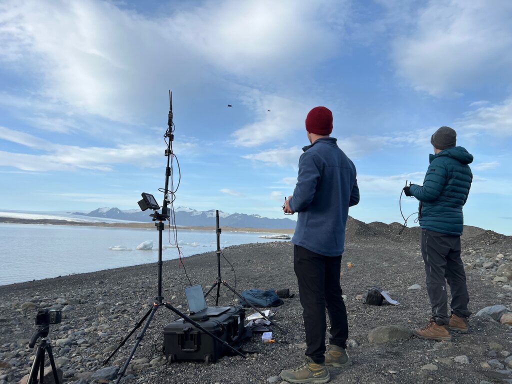Katten Lijken Misschien Een Onwaarschijnlijke Inspiratiebron Voor Landingsgestellen Van Drones. Maar Intrekbare Klauwen Hielpen Onderzoekers Van De Université De Sherbrooke In Canada Bij Het Oplossen Van Een Lastig Probleem: Het Landen Van Een Drone Op Steil, Glad Ijs.