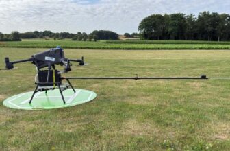 Belgische dronepiloot test nieuwe methode om hooghangende hoornaarnesten te bestrijden | Dronewatch