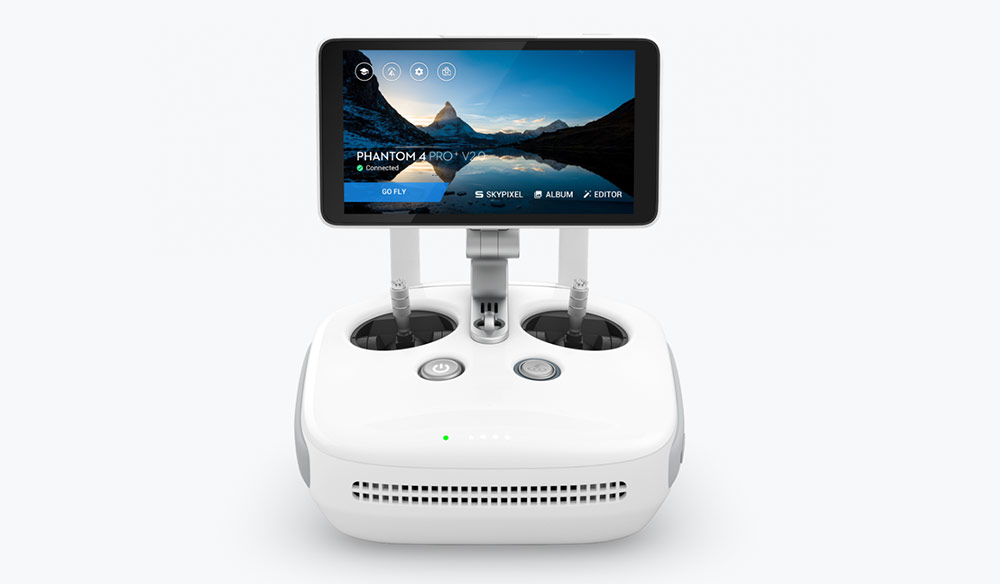 Einde Van Een Tijdperk: Dji Stopt Ondersteuning Phantom 4 Pro V2.0 | 1 Het Is Het Einde Van Een Tijdperk Voor Een Van De Bekendste Drones Uit De Geschiedenis Van Dji. Op 31 Oktober 2026 Stopt De Fabrikant Met De Officiële Ondersteuning Van De Phantom 4 Pro V2.0. Daarmee Valt Definitief Het Doek Voor Een Drone Die Jarenlang Zeer Populair Was Onder Serieuze Luchtfotografen En Professionele Dronepiloten. Het Toestel Verscheen In Een Periode Waarin Cameradrones Zich In Hoog Tempo Ontwikkelden En Bood Destijds Ongeëvenaarde Beeldkwaliteit En Vernieuwende Features.